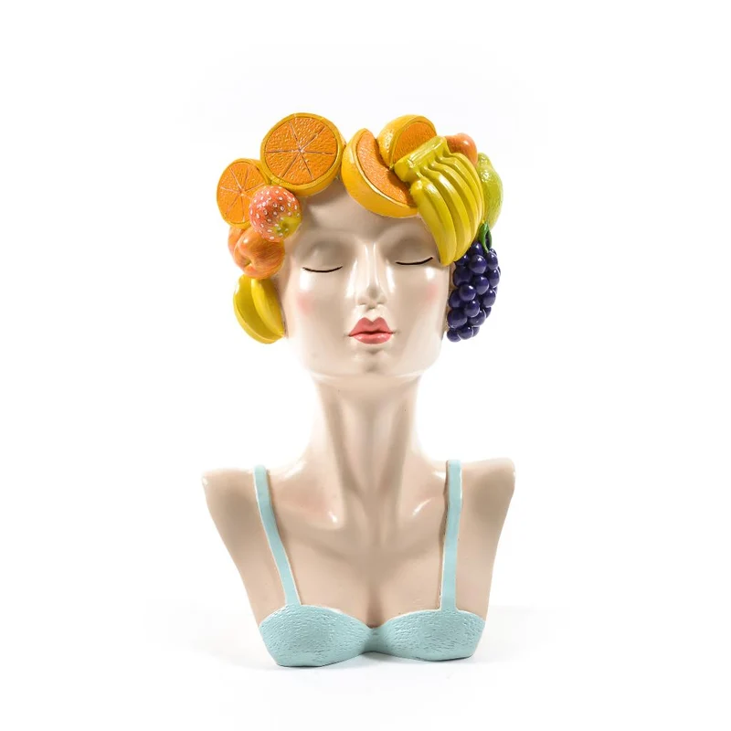 Vaso "Donna con cappello di frutta" in resina, decorazione per uso interno ed esterno