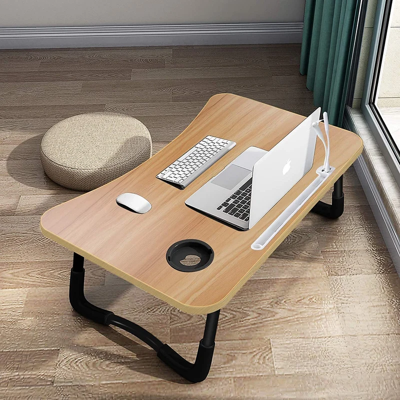 A3A ACADGQ Tavolino da Letto, Tavolo Laptop Pieghevole con 4 Interfaccia USB, Cassetto, Slot per Tazza, Staffa Pad, Scrivania per Letto, Divano, Pavimento (60x40cm, Colore del Legno)