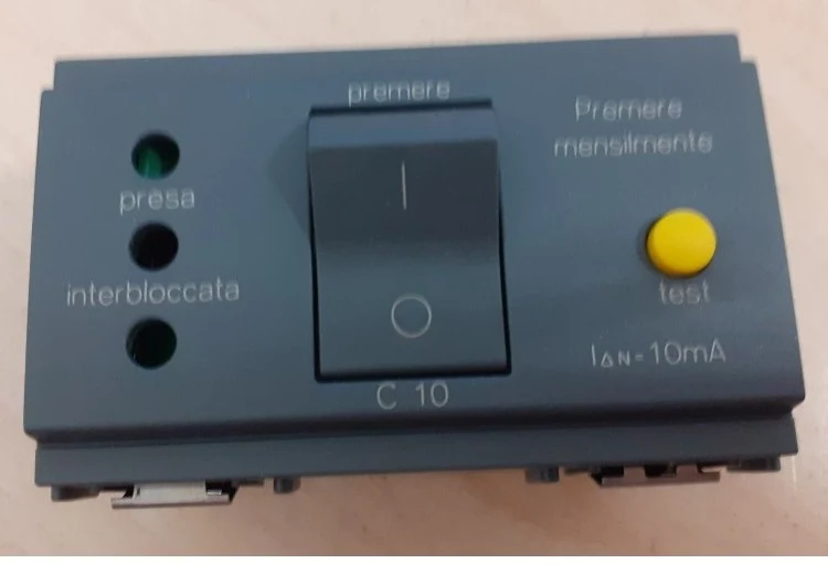 Presa + Interruttore Magnetotermico Differenziale Vimar 1P+N C10 – 16281.10.B