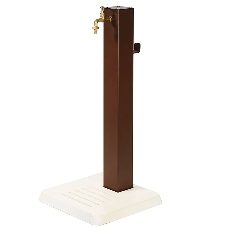 Fontana Decorativa da Esterno con Base in Cemento e Rubinetto in Ottone45x45x97 cm Effetto Corten